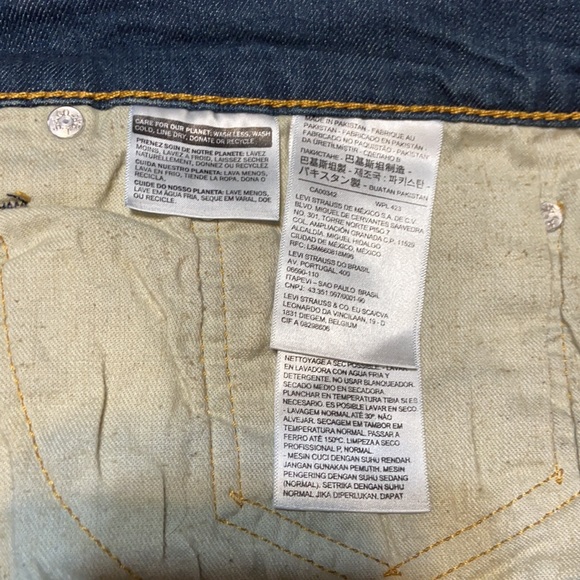 Levi’s 559 Straight Leg Jeans - Picture 7 of 9